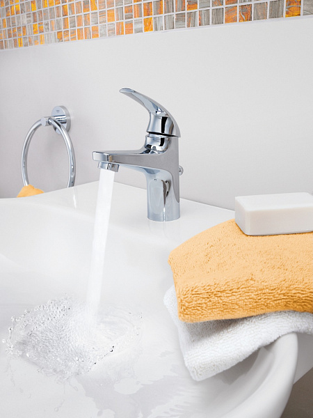 Смеситель для раковины GROHE BauCurve 32805000