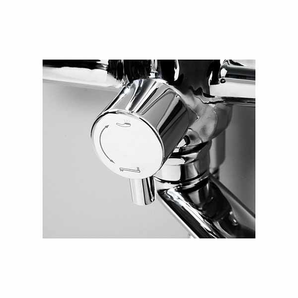 Смеситель для ванны с длинным изливом Wasserkraft Main 4102L
