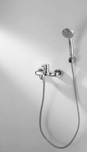Смеситель для ванны с коротким изливом с аксессуарами Bravat Stream-D F637163C-B