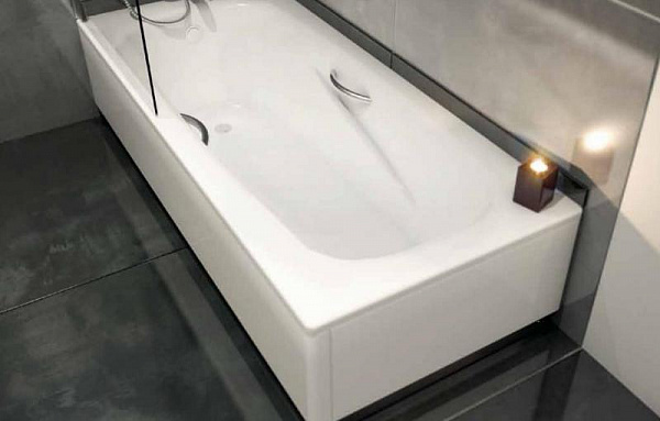 Стальная ванна BLB Universal HG 170x70 B70H с отверстиями под ручки