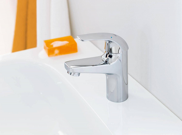Смеситель для раковины Grohe BauCurve 32848000