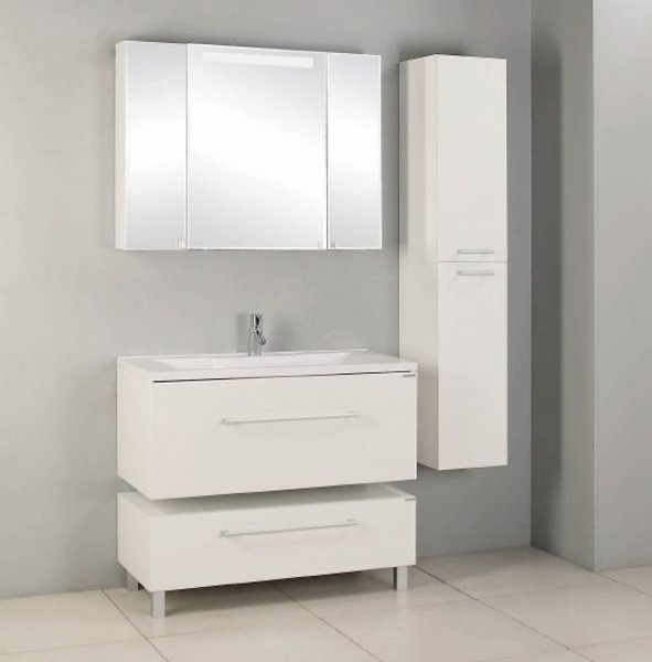 Шкаф-пенал Акватон Мадрид 30x158 1A129603MA010